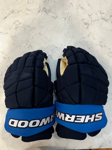 Sherwood Rekker Legend Pro Gloves - 14” - Winnipeg Jets