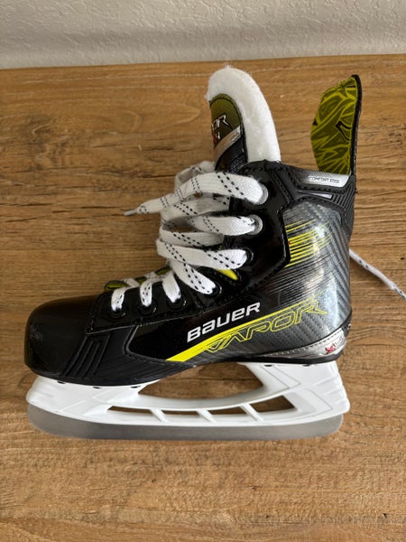 Bauer Vapor X4 Hockey Skates Regular Width 13.5 (Used)