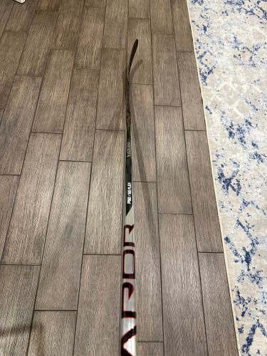 Intermediate Bauer Vapor Hyperlite Left Hand Hockey Stick P92  (New)