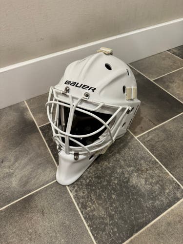 Bauer Pro Department 960 Non Certified Senior Goalie Mask - Medium (New)