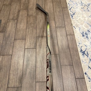 Intermediate Bauer Vapor Hyperlite Left Hand Hockey Stick P92  (Used)