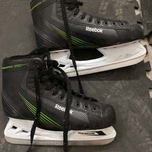 *GOOD CONDITION* Reebok RW 250 skates - Size 11