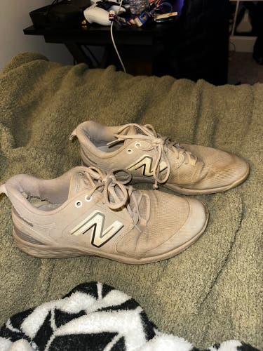 Men's Size M 11.0 (W 12.0) New Balance (Used)