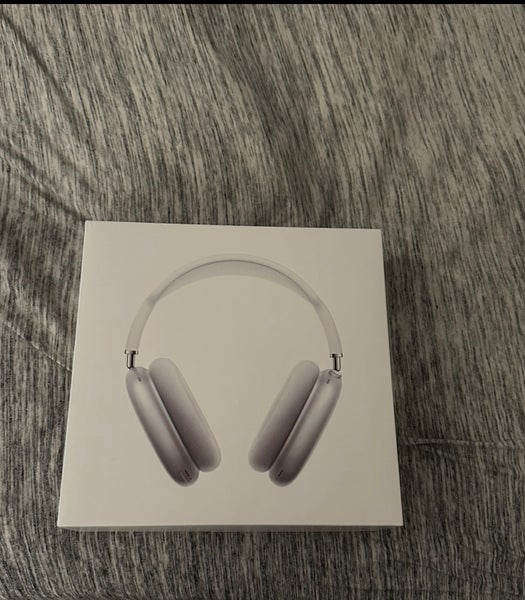 Silver AirPods Max