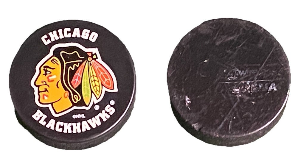 Chicago Blackhawks Official Game Puck Inglasco Made In Slovakia With Extra Puck