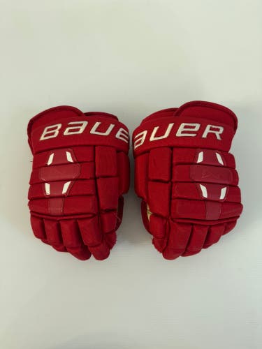 Used Red Bauer Nexus N2900 Gloves Size 12"