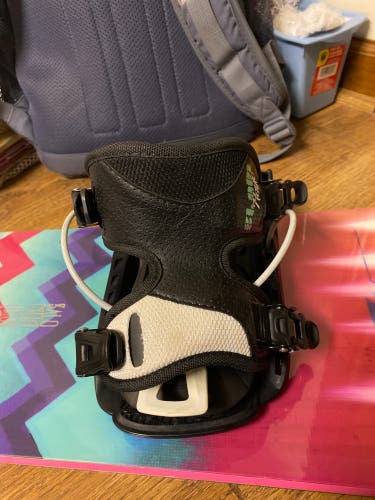 Women's Medium Flow Haylo Snowboard Bindings All Mountain (Used)