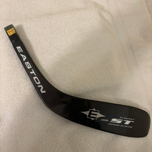 Easton Synergy ST Hockey Replacement Stick Blade - Standard Hosel Junior RH