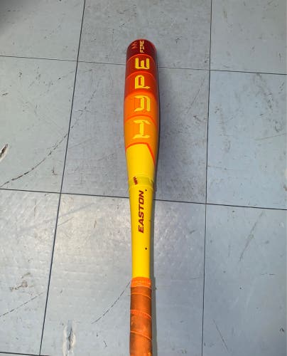 Lightly Used 2025 Easton Hype Fire Composite USABat Certified Bat (-10) 21 oz 31"
