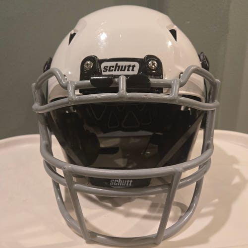 XS Youth Schutt Vengeance A11 Helmet (Used)