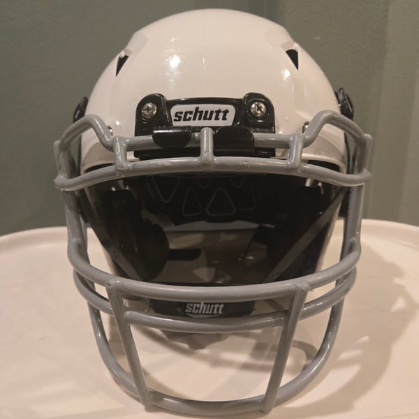 XS Youth Schutt Vengeance A11 Helmet (Used)