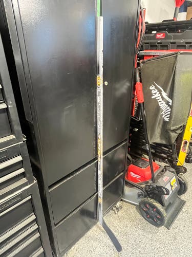 Senior Easton Original Synergy Left Hand Hockey Stick   (Used)