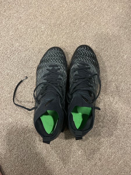 Men's  Size M 12.0 (W 13.0) Under Armour (Used)