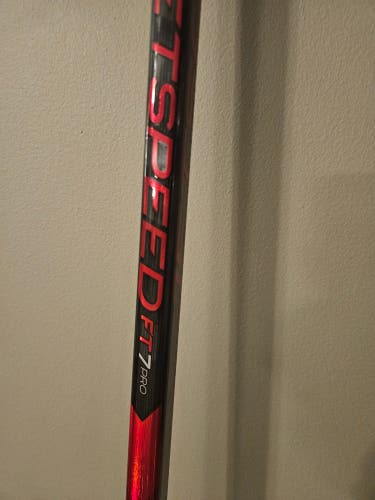 Intermediate CCM Jetspeed FT7 Pro Right Handed Hockey Stick P28