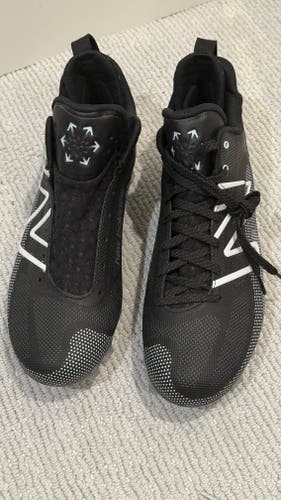 White Men's Size M 11.5 (W 12.5) Adult New Balance Mid Top Freeze 4.0 Molded Cleats (Used)