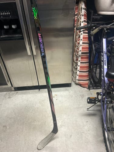 Intermediate Bauer Proto-R Right Handed Hockey Stick P28 Pro Stock (Used)