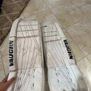 28" 2020  Vaughn V9 Goalie Leg Pads Pro Stock (Used)