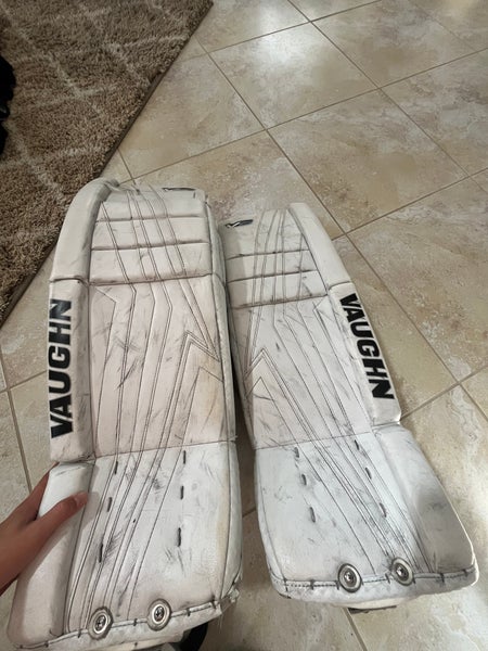 28" 2020  Vaughn V9 Goalie Leg Pads Pro Stock (Used)