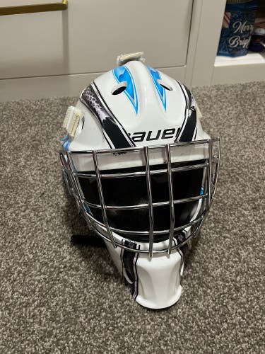 Junior 2022 Bauer 930 Goalie Mask (Used)