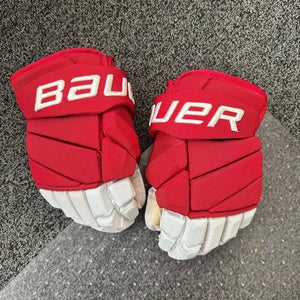 Detroit Red Wings Winter Classics Bauer Vapor Hyperlite Gloves 14" Pro Stock