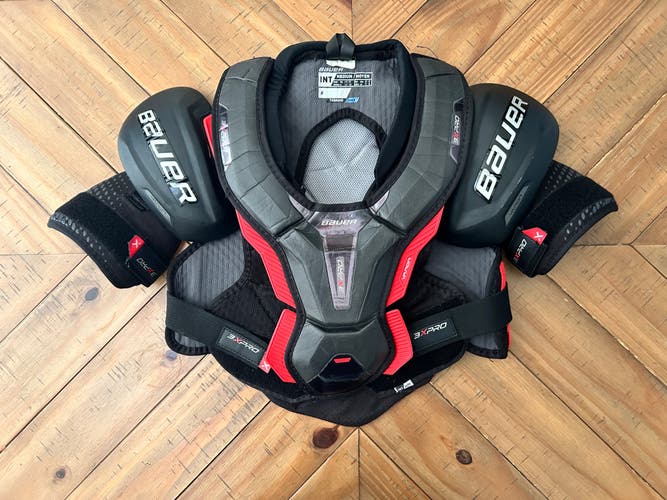 Medium Intermediate Bauer Vapor 3X Pro Shoulder Pads (Used)