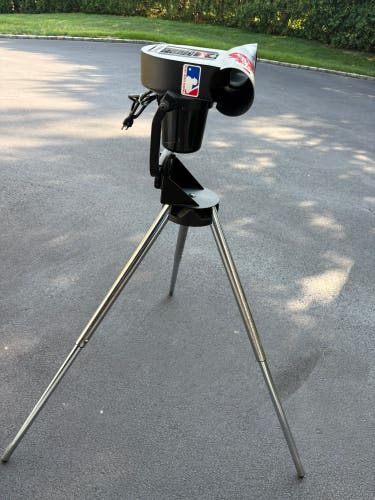 ATEC Wilson Hitting Streak Pitching Machine (STAND + 50FT EXTENSION CORD INCLUDED)
