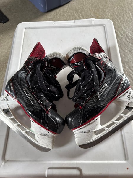 Bauer Hockey Skates Regular Width Size 1 (Used)