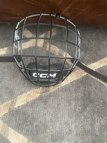 Small CCM FM580 Full Cage (Used)
