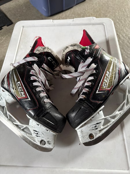 CCM JetSpeed FT460 Hockey Skates Size 1 (Used)