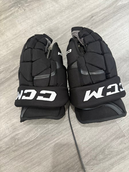 CCM HG12 Gloves 14" Pro Stock (Used)