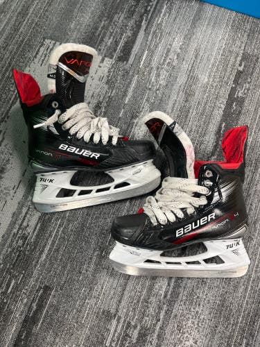 Senior Bauer Vapor X4 Hockey Skates 7 (Used)