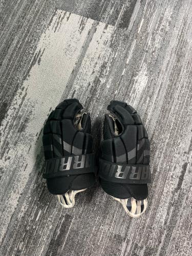 Black Junior Warrior QRE Clutch Gloves 11" (Used)
