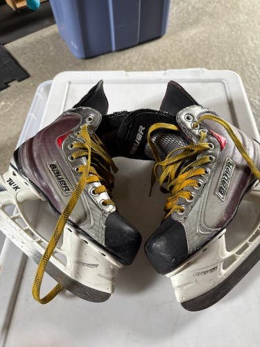 Bauer Hockey Skates Regular Width Size 3 (Used)