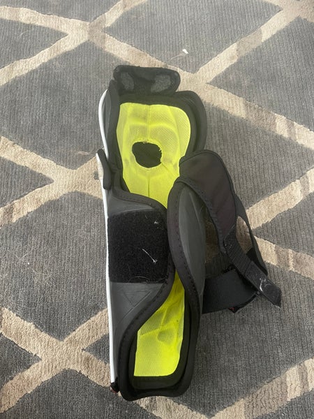 Junior Bauer Vapor 2x 12" Shin Pads (Used)