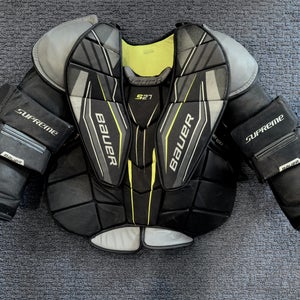Medium Bauer Supreme S27 Goalie Chest Protector (Used)