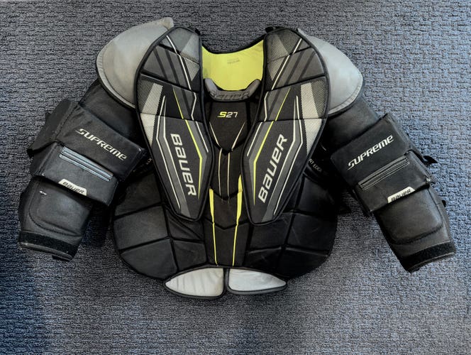 Medium Bauer Supreme S27 Goalie Chest Protector (Used)