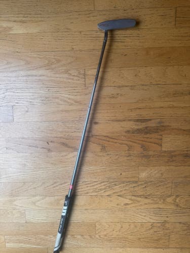 2004 Scotty Cameron Blade Studio Stainless Newport 2.5 Right Handed Putter Uniflex 34" (Used)