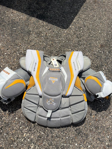 Junior Medium Vaughn Ventus LT60 Goalie Chest Protector (Used)