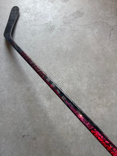P90TM 65 Flex Senior Bauer Twitch Right Hand Hockey Stick Pro Stock (Used)