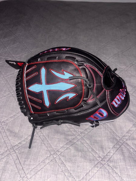 2025 Wilson A2000 Baseball Glove
