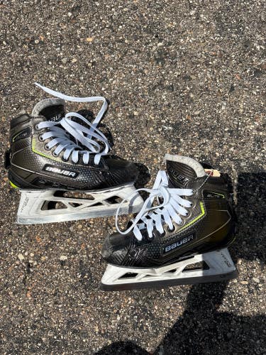 Junior Bauer Elite Hockey Goalie Skates Regular Width Size 3.5 (Used)