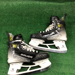 Senior Bauer Vapor Hyperlite 2 Hockey Skates 9 3/4 (Used)