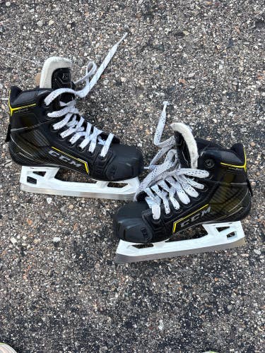 Junior CCM Super Tacks 9370 Hockey Goalie Skates | Size 2 (Used)