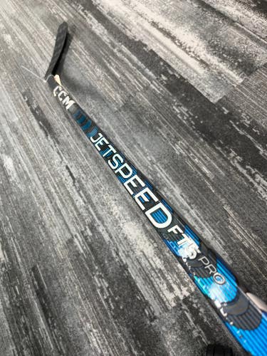 Intermediate CCM JetSpeed FT5 Pro Hockey Stick Right Handed P28 (Used)