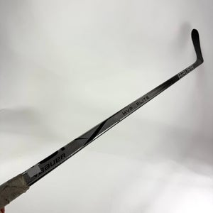 Used Left Silver Bauer Vapor Hyperlite 2 | 70 Flex P28 Curve Grip | E752