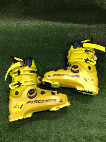 Men's Fischer RC4 130 MV BOA VAC GW Ski Boots Stiff Flex (New)