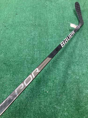 Senior Bauer Vapor Hyperlite Hockey Stick Left Hand Pro Stock (Used)