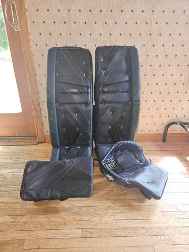 33" CCM Eflex 5 Regular Goalie Full Set (Used)