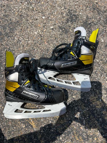 Youth Bauer Supreme 3S Hockey Skates | Size 13Y