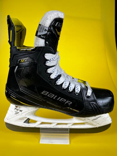 Used Intermediate Bauer Supreme M4 Hockey Skates Size 6.0 Fly-Ti blades